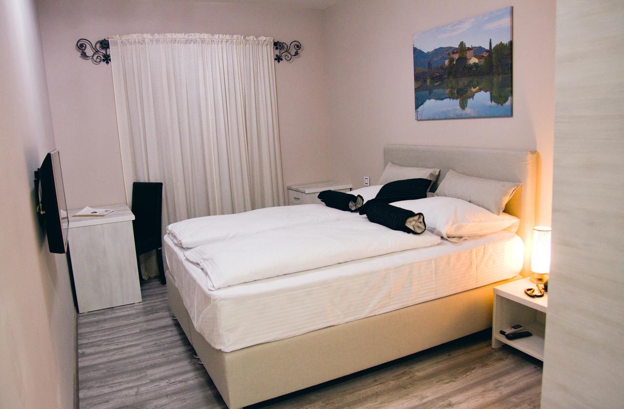 Hotel Bakarni Lonac Brčko Exteriör bild