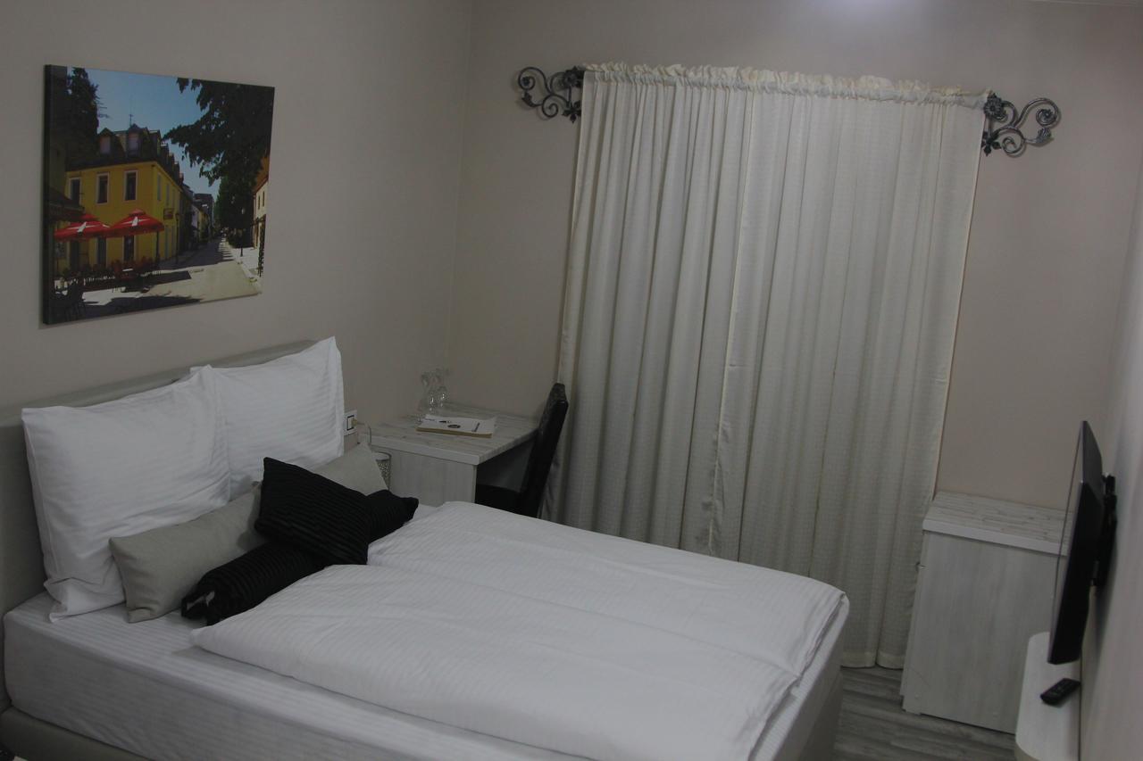 Hotel Bakarni Lonac Brčko Exteriör bild
