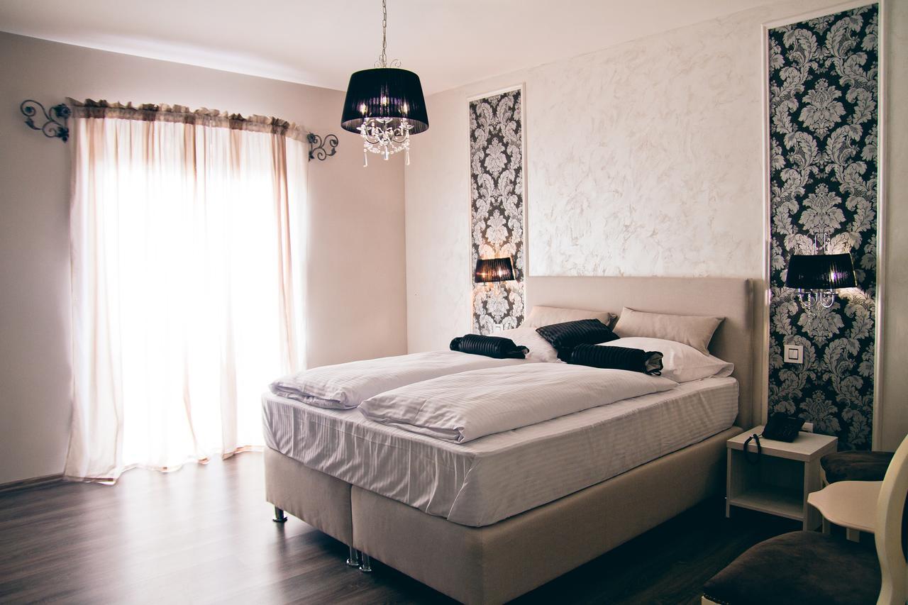 Hotel Bakarni Lonac Brčko Exteriör bild