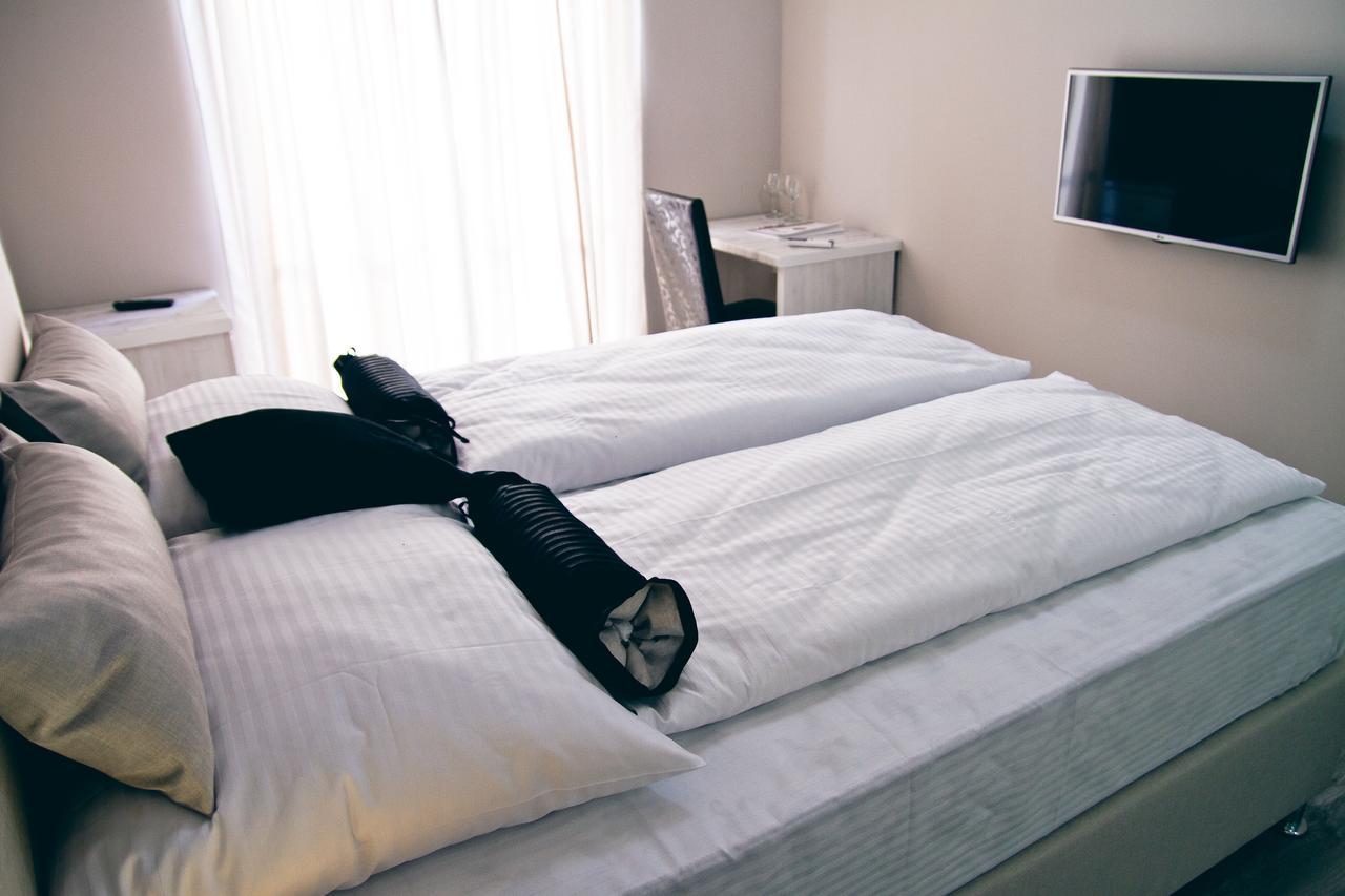 Hotel Bakarni Lonac Brčko Exteriör bild