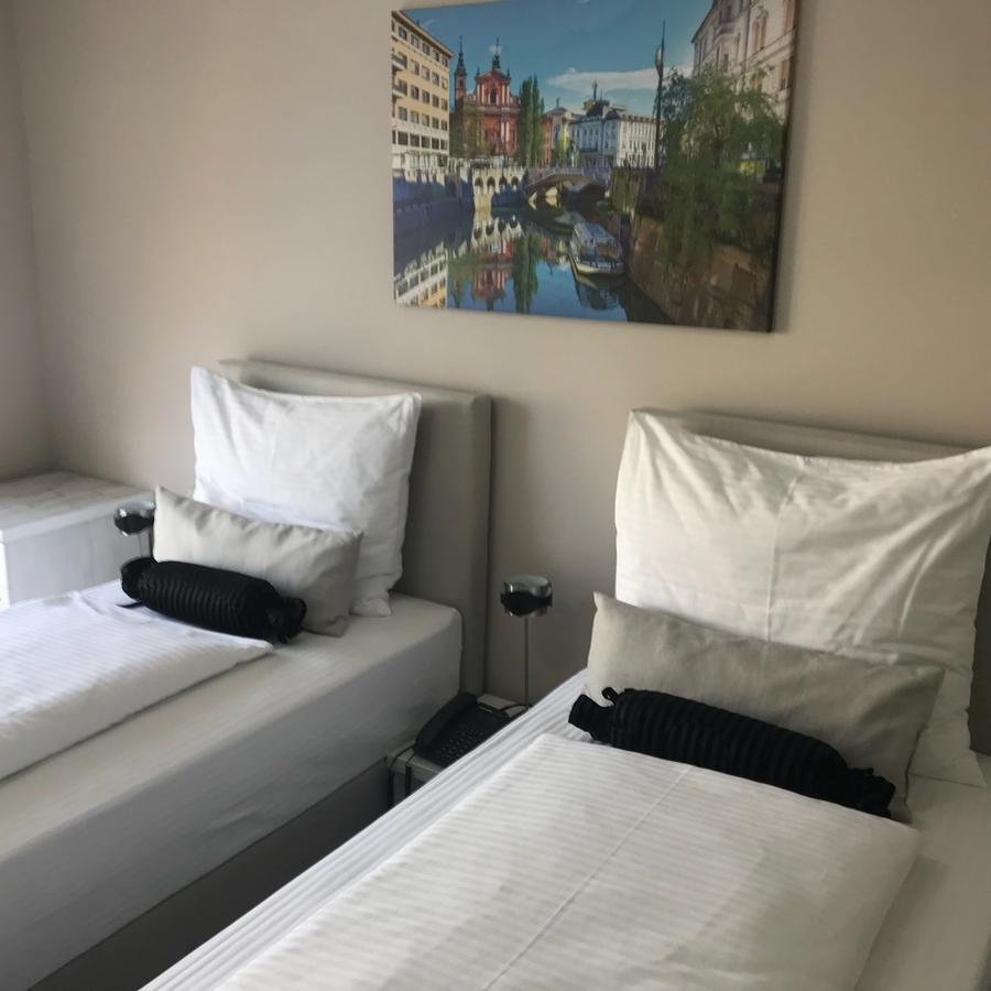 Hotel Bakarni Lonac Brčko Exteriör bild