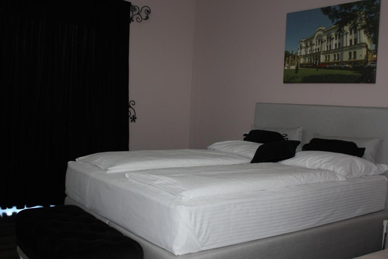 Hotel Bakarni Lonac Brčko Exteriör bild
